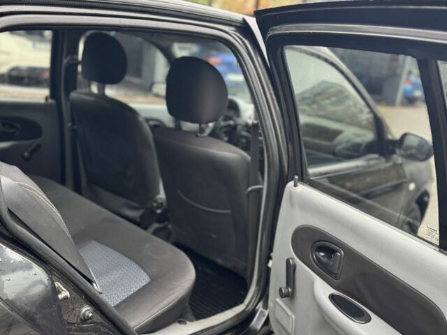 Рено Clio Symbol 2008 у Одесі на Automoto.ua Чорний Рено Clio Symbol, об'ємом двигуна 1.4 л та пробігом 310 тис. км за 1400 $, фото 8 на Automoto.ua