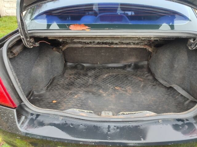 Черный Рено Clio Symbol, объемом двигателя 1.4 л и пробегом 300 тыс. км за 2700 $, фото 10 на Automoto.ua