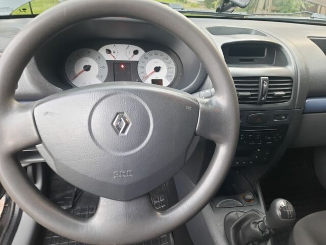 Черный Рено Clio Symbol, объемом двигателя 1.4 л и пробегом 173 тыс. км за 2999 $, фото 3 на Automoto.ua