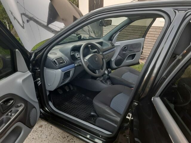 Черный Рено Clio Symbol, объемом двигателя 1.4 л и пробегом 173 тыс. км за 2999 $, фото 5 на Automoto.ua