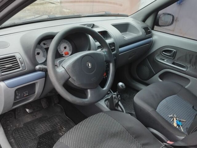 Черный Рено Clio Symbol, объемом двигателя 1.4 л и пробегом 157 тыс. км за 3000 $, фото 8 на Automoto.ua