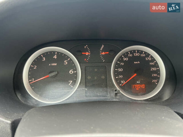 Черный Рено Clio Symbol, объемом двигателя 1.39 л и пробегом 179 тыс. км за 3700 $, фото 1 на Automoto.ua