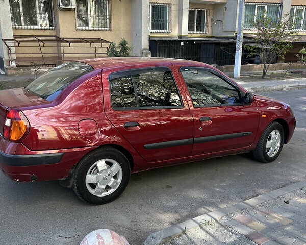 Красный Рено Clio Symbol, объемом двигателя 1.39 л и пробегом 435 тыс. км за 3000 $, фото 3 на Automoto.ua