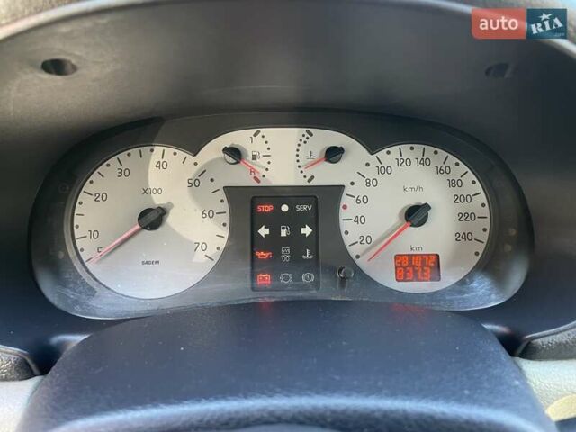 Красный Рено Clio Symbol, объемом двигателя 1.4 л и пробегом 281 тыс. км за 2650 $, фото 22 на Automoto.ua