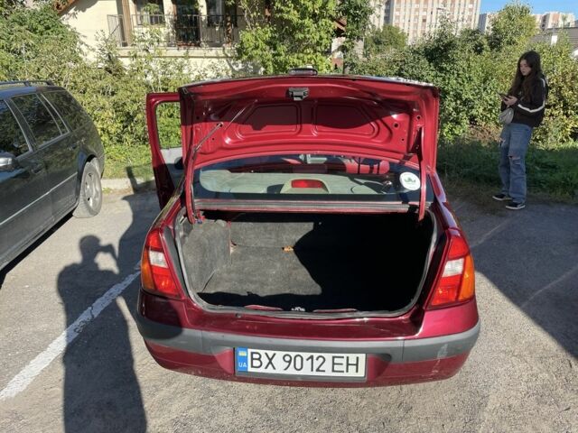 Красный Рено Clio Symbol, объемом двигателя 1.39 л и пробегом 281 тыс. км за 2600 $, фото 15 на Automoto.ua