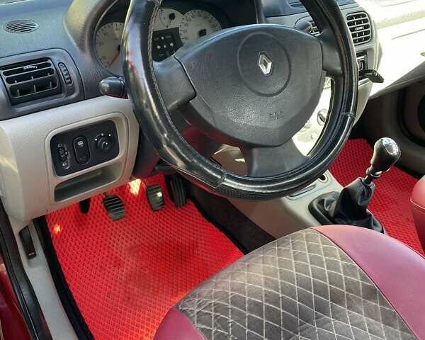 Красный Рено Clio Symbol, объемом двигателя 1.4 л и пробегом 281 тыс. км за 2650 $, фото 21 на Automoto.ua