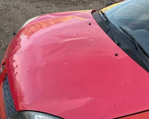 Красный Рено Clio Symbol, объемом двигателя 1.39 л и пробегом 259 тыс. км за 1799 $, фото 6 на Automoto.ua