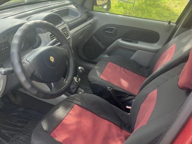 Красный Рено Clio Symbol, объемом двигателя 1.4 л и пробегом 212 тыс. км за 2100 $, фото 6 на Automoto.ua