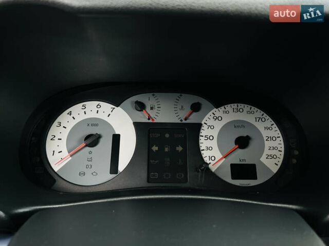 Красный Рено Clio Symbol, объемом двигателя 1.39 л и пробегом 179 тыс. км за 4700 $, фото 26 на Automoto.ua
