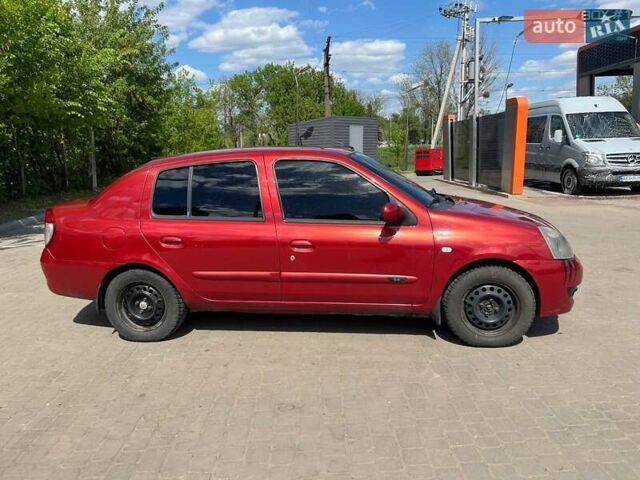 Красный Рено Clio Symbol, объемом двигателя 1.4 л и пробегом 275 тыс. км за 3400 $, фото 1 на Automoto.ua