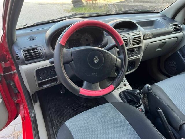 Червоний Рено Clio Symbol, об'ємом двигуна 1.4 л та пробігом 170 тис. км за 3650 $, фото 6 на Automoto.ua