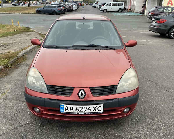 Красный Рено Clio Symbol, объемом двигателя 1.39 л и пробегом 116 тыс. км за 3500 $, фото 4 на Automoto.ua