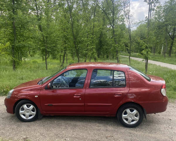 Красный Рено Clio Symbol, объемом двигателя 1.4 л и пробегом 136 тыс. км за 4800 $, фото 6 на Automoto.ua