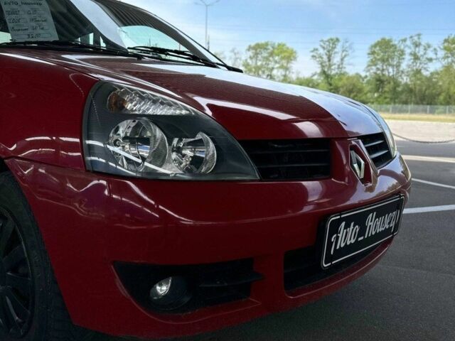 Красный Рено Clio Symbol, объемом двигателя 0 л и пробегом 261 тыс. км за 3200 $, фото 2 на Automoto.ua