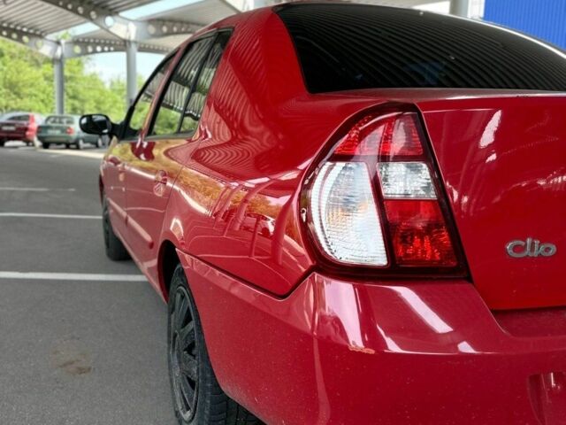 Красный Рено Clio Symbol, объемом двигателя 0 л и пробегом 261 тыс. км за 3200 $, фото 5 на Automoto.ua