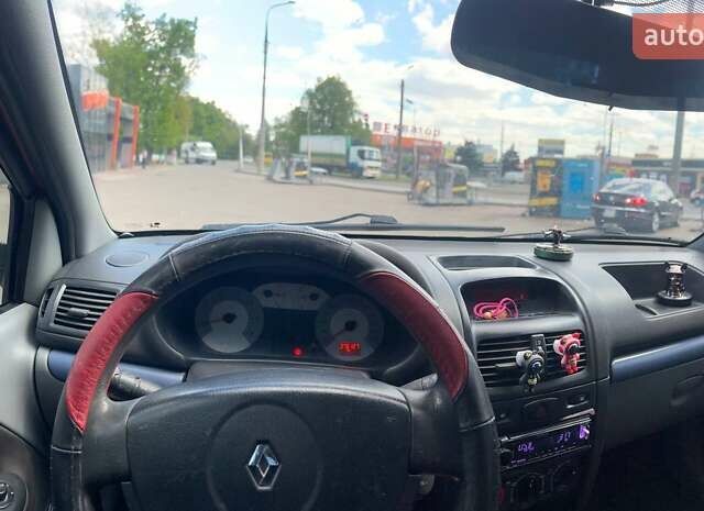 Красный Рено Clio Symbol, объемом двигателя 1.4 л и пробегом 275 тыс. км за 3400 $, фото 3 на Automoto.ua