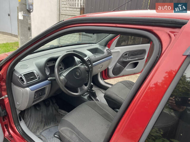 Красный Рено Clio Symbol, объемом двигателя 1.39 л и пробегом 280 тыс. км за 2350 $, фото 10 на Automoto.ua