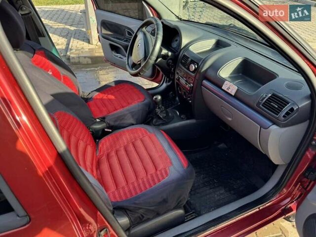 Червоний Рено Clio Symbol, об'ємом двигуна 1.39 л та пробігом 205 тис. км за 2999 $, фото 7 на Automoto.ua