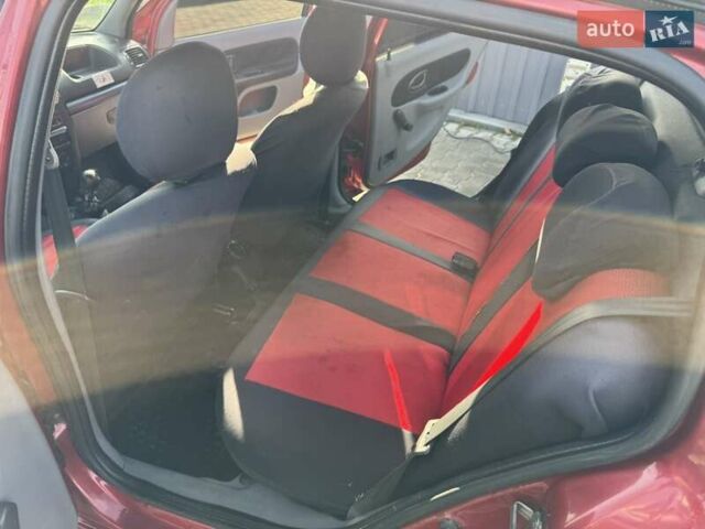 Червоний Рено Clio Symbol, об'ємом двигуна 1.39 л та пробігом 205 тис. км за 2999 $, фото 10 на Automoto.ua