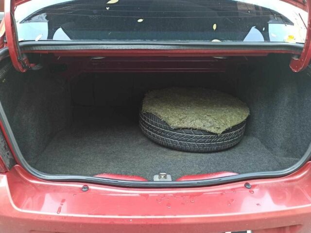 Червоний Рено Clio Symbol, об'ємом двигуна 1.4 л та пробігом 203 тис. км за 3800 $, фото 7 на Automoto.ua