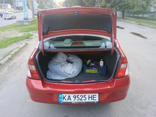 Красный Рено Clio Symbol, объемом двигателя 1.4 л и пробегом 388 тыс. км за 3350 $, фото 7 на Automoto.ua