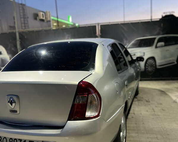 Рено Clio Symbol, объемом двигателя 1.4 л и пробегом 300 тыс. км за 3400 $, фото 1 на Automoto.ua