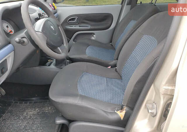 Рено Clio Symbol, объемом двигателя 0 л и пробегом 211 тыс. км за 2700 $, фото 5 на Automoto.ua