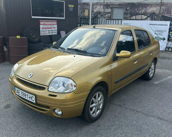 Желтый Рено Clio Symbol, объемом двигателя 1.4 л и пробегом 152 тыс. км за 3100 $, фото 1 на Automoto.ua