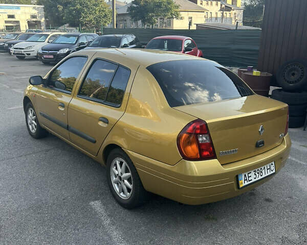 Желтый Рено Clio Symbol, объемом двигателя 1.4 л и пробегом 152 тыс. км за 3100 $, фото 5 на Automoto.ua