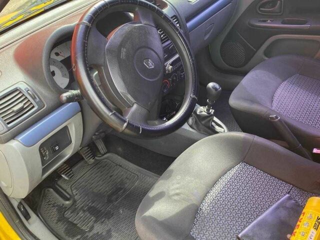 Жовтий Рено Clio Symbol, об'ємом двигуна 1.4 л та пробігом 300 тис. км за 2050 $, фото 4 на Automoto.ua