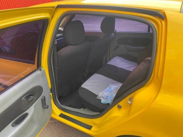 Жовтий Рено Clio Symbol, об'ємом двигуна 1.4 л та пробігом 300 тис. км за 2050 $, фото 3 на Automoto.ua