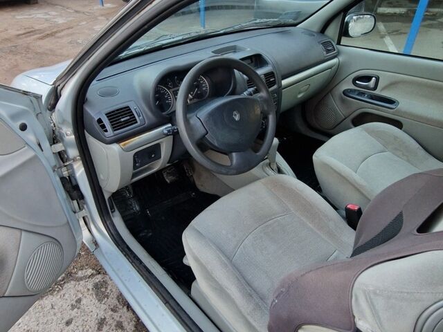 Серый Рено Clio Symbol, объемом двигателя 1.4 л и пробегом 172 тыс. км за 3300 $, фото 6 на Automoto.ua