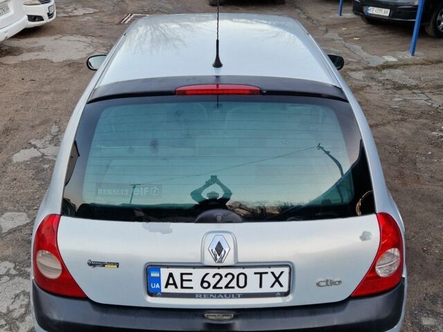 Серый Рено Clio Symbol, объемом двигателя 1.4 л и пробегом 172 тыс. км за 3300 $, фото 4 на Automoto.ua
