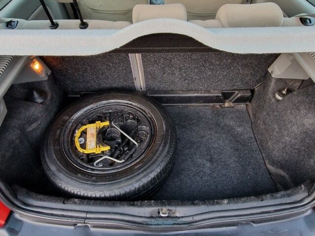 Серый Рено Clio Symbol, объемом двигателя 1.4 л и пробегом 172 тыс. км за 3300 $, фото 8 на Automoto.ua