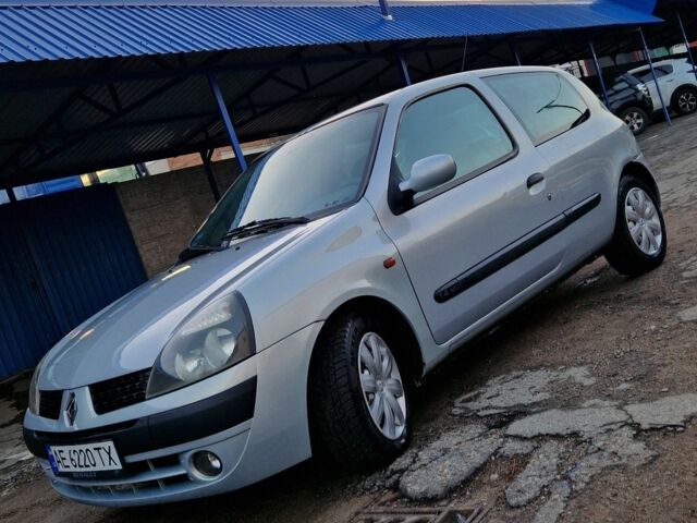 Серый Рено Clio Symbol, объемом двигателя 1.4 л и пробегом 172 тыс. км за 3300 $, фото 2 на Automoto.ua