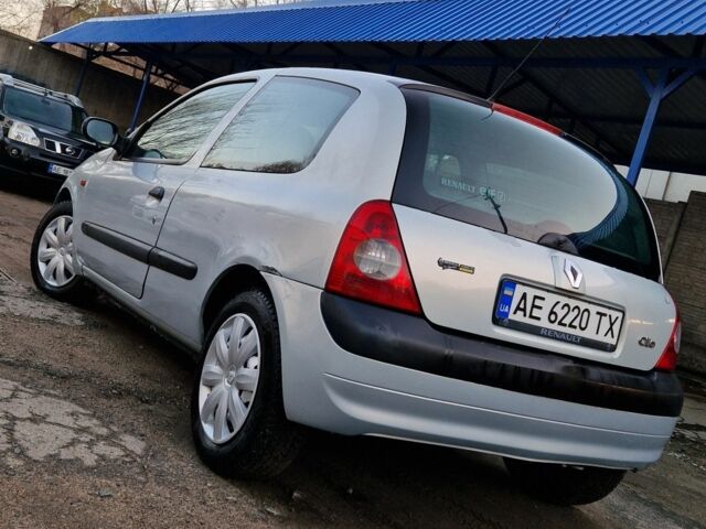 Серый Рено Clio Symbol, объемом двигателя 1.4 л и пробегом 172 тыс. км за 3300 $, фото 3 на Automoto.ua