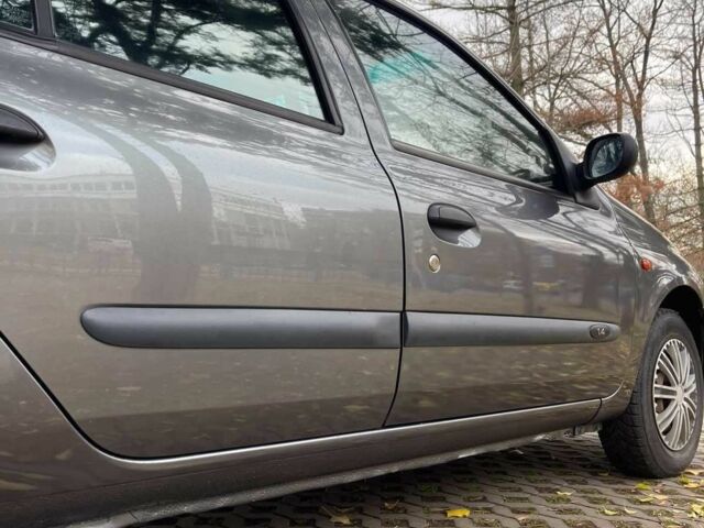 Серый Рено Clio Symbol, объемом двигателя 1.4 л и пробегом 231 тыс. км за 2450 $, фото 7 на Automoto.ua