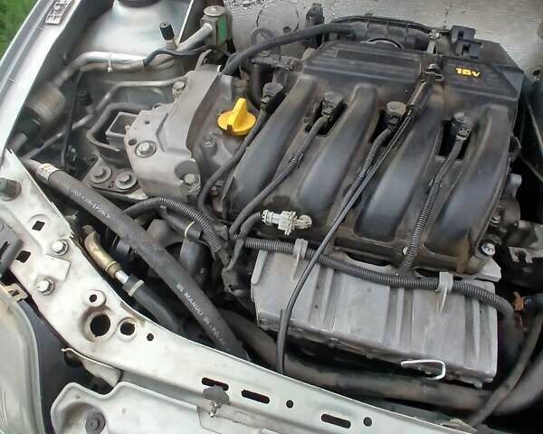 Серый Рено Clio Symbol, объемом двигателя 1.4 л и пробегом 240 тыс. км за 3200 $, фото 13 на Automoto.ua