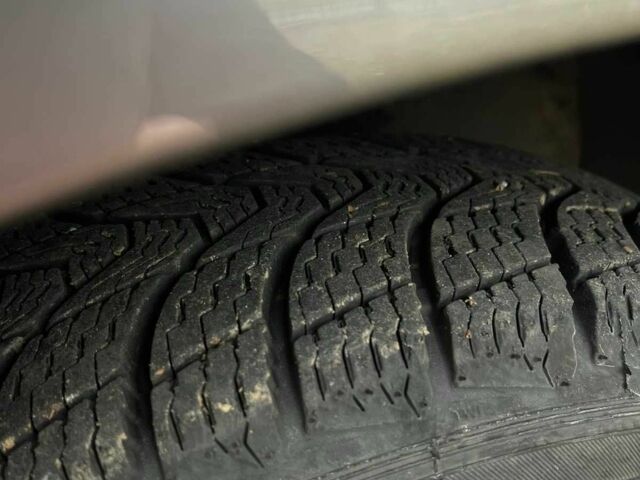 Серый Рено Clio Symbol, объемом двигателя 1.4 л и пробегом 231 тыс. км за 2450 $, фото 12 на Automoto.ua