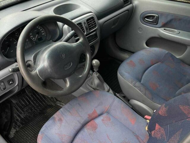 Серый Рено Clio Symbol, объемом двигателя 1.4 л и пробегом 231 тыс. км за 2450 $, фото 8 на Automoto.ua