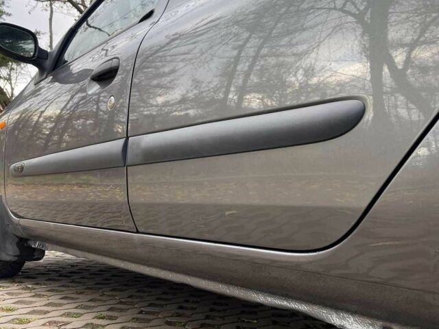 Серый Рено Clio Symbol, объемом двигателя 1.4 л и пробегом 231 тыс. км за 2450 $, фото 6 на Automoto.ua