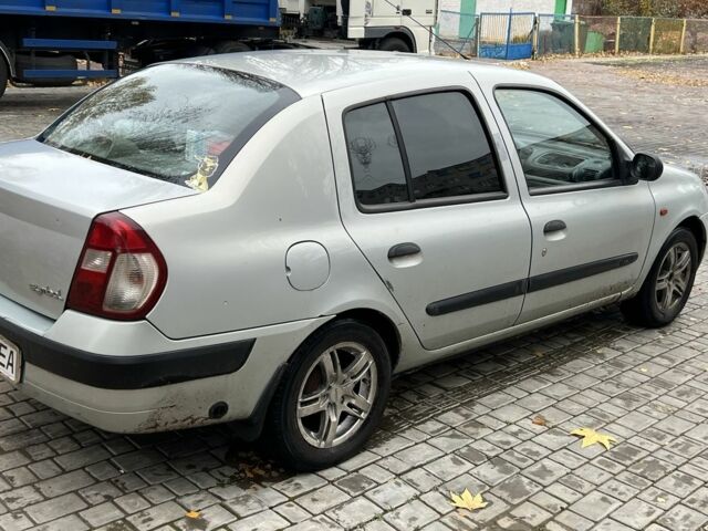 Серый Рено Clio Symbol, объемом двигателя 1.4 л и пробегом 330 тыс. км за 2500 $, фото 2 на Automoto.ua