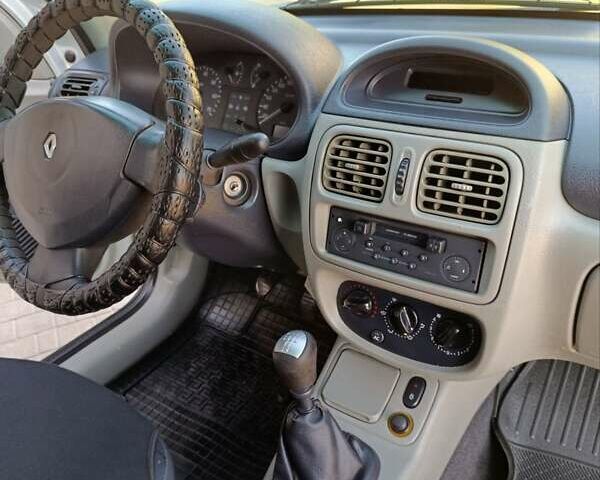 Серый Рено Clio Symbol, объемом двигателя 1.4 л и пробегом 276 тыс. км за 2450 $, фото 14 на Automoto.ua