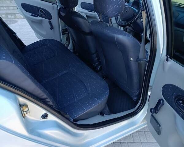 Серый Рено Clio Symbol, объемом двигателя 1.4 л и пробегом 276 тыс. км за 2450 $, фото 9 на Automoto.ua
