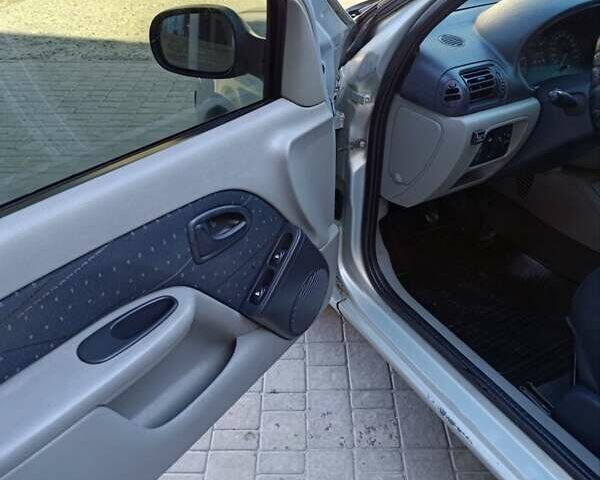 Серый Рено Clio Symbol, объемом двигателя 1.4 л и пробегом 276 тыс. км за 2450 $, фото 23 на Automoto.ua