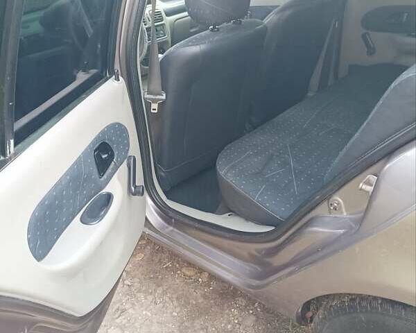 Серый Рено Clio Symbol, объемом двигателя 1.4 л и пробегом 277 тыс. км за 2799 $, фото 1 на Automoto.ua