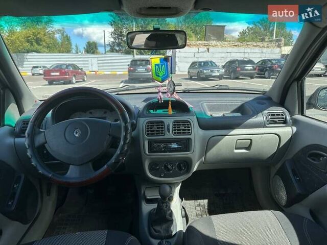 Серый Рено Clio Symbol, объемом двигателя 1.4 л и пробегом 260 тыс. км за 2200 $, фото 4 на Automoto.ua