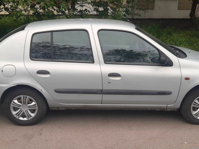 Серый Рено Clio Symbol, объемом двигателя 1.4 л и пробегом 325 тыс. км за 3033 $, фото 1 на Automoto.ua