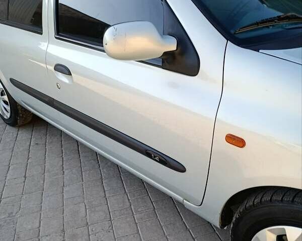 Серый Рено Clio Symbol, объемом двигателя 1.4 л и пробегом 276 тыс. км за 2450 $, фото 1 на Automoto.ua