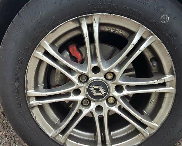 Серый Рено Clio Symbol, объемом двигателя 1.4 л и пробегом 277 тыс. км за 2700 $, фото 13 на Automoto.ua